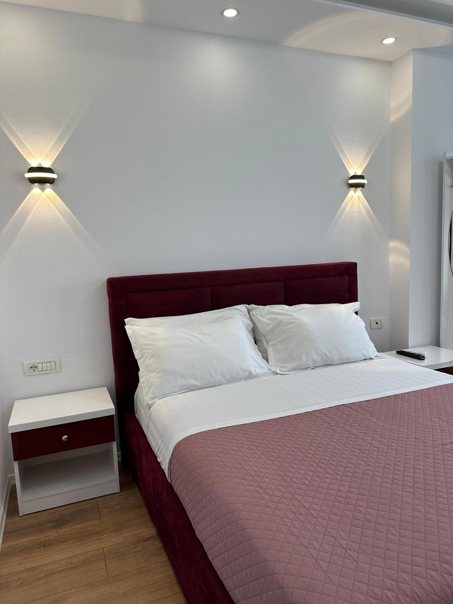Hotel Arberia Тирана Екстер'єр фото