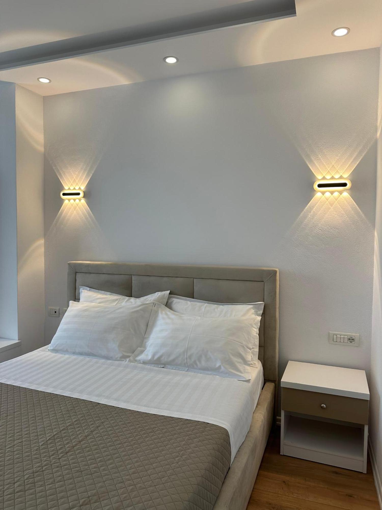 Hotel Arberia Тирана Екстер'єр фото