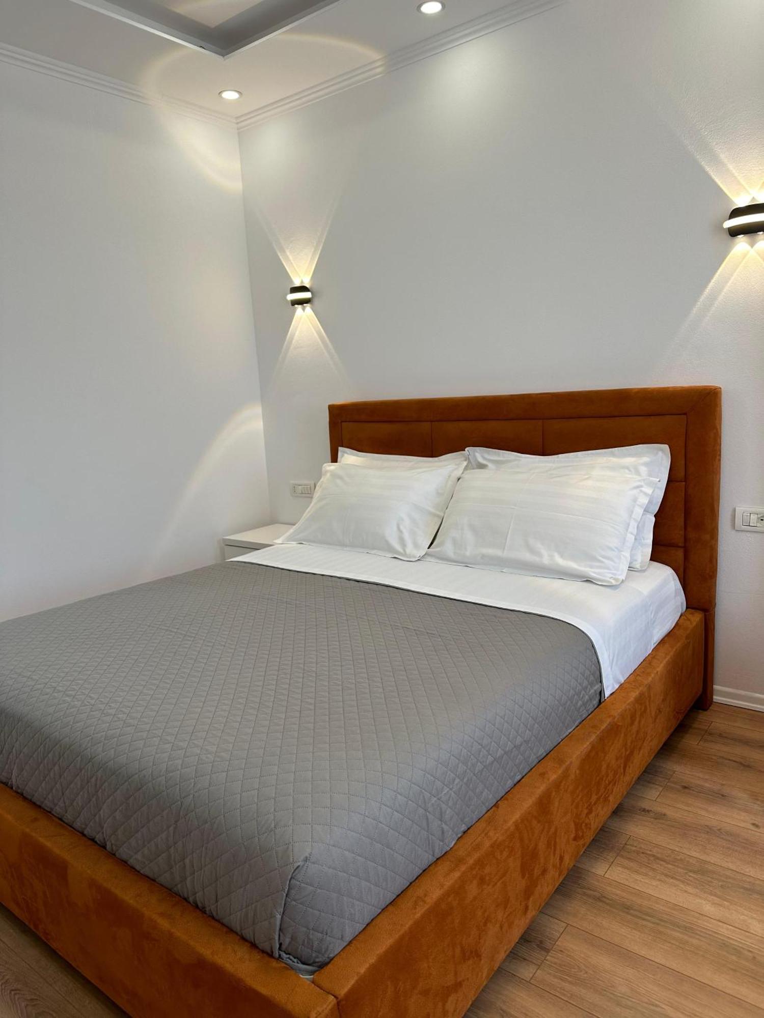 Hotel Arberia Тирана Екстер'єр фото