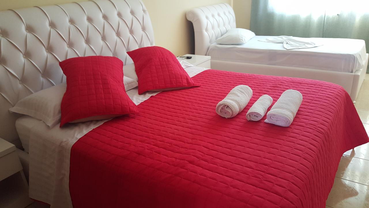 Hotel Arberia Тирана Екстер'єр фото