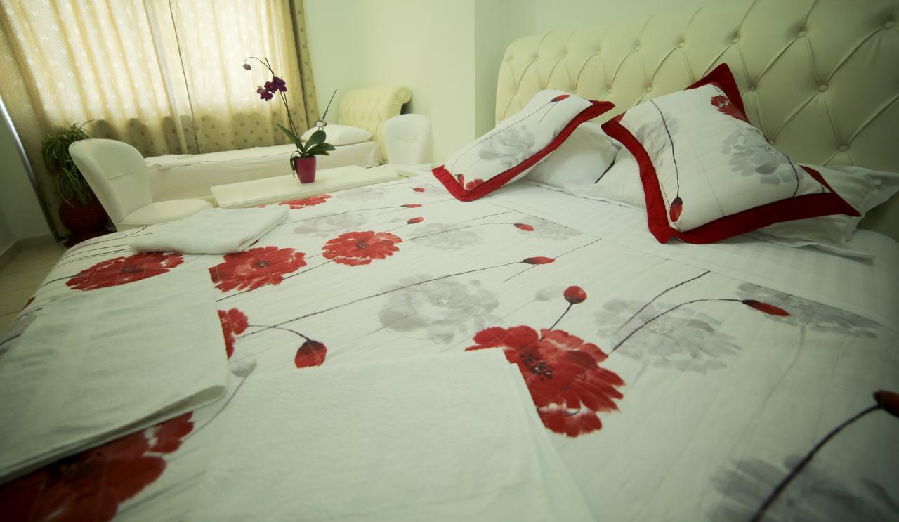 Hotel Arberia Тирана Екстер'єр фото