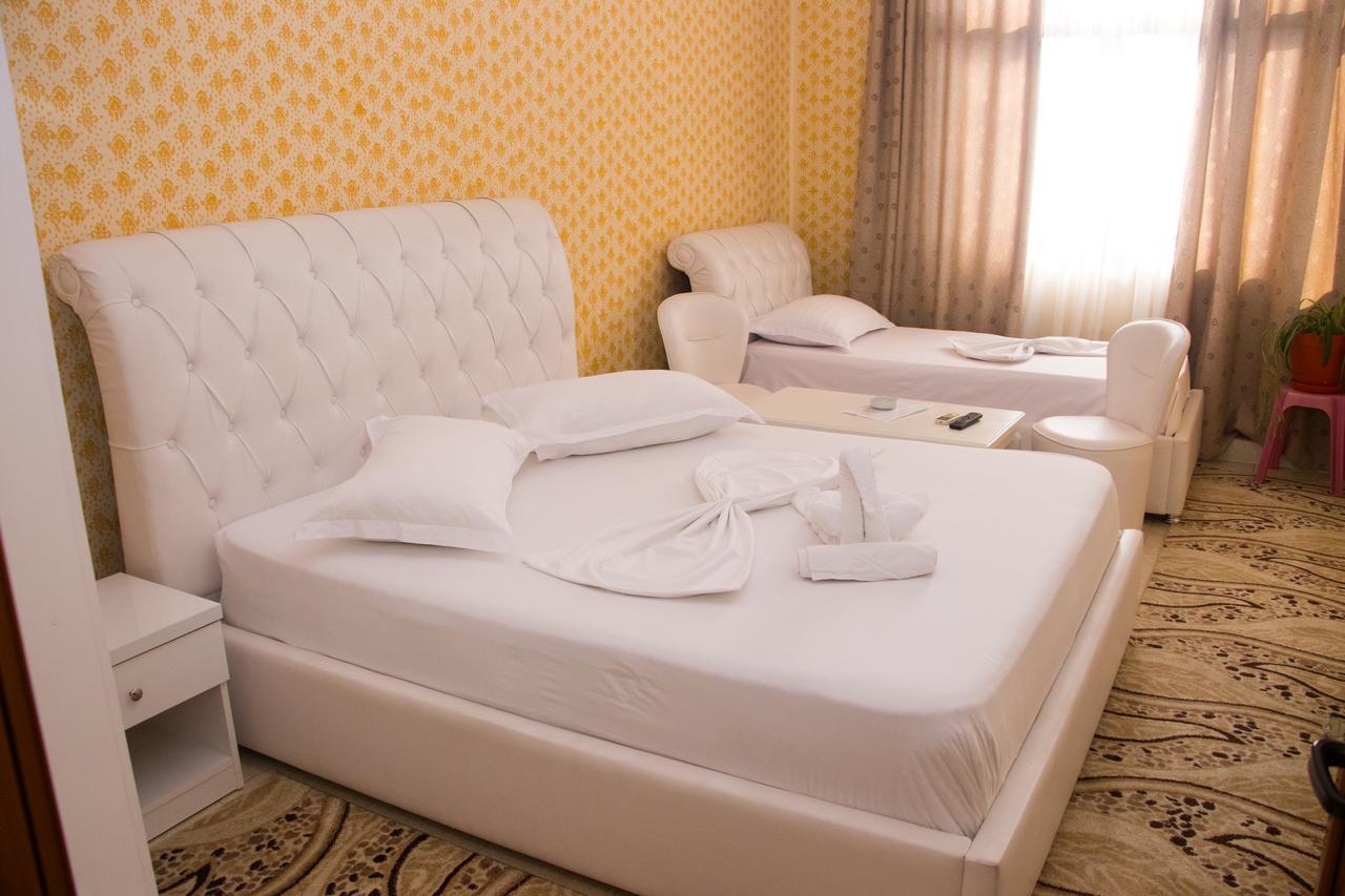 Hotel Arberia Тирана Екстер'єр фото