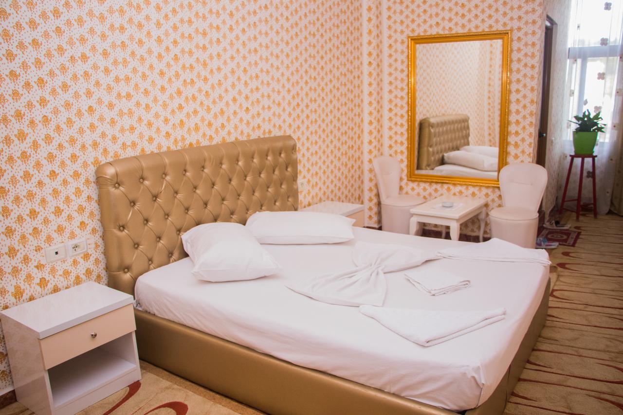 Hotel Arberia Тирана Екстер'єр фото