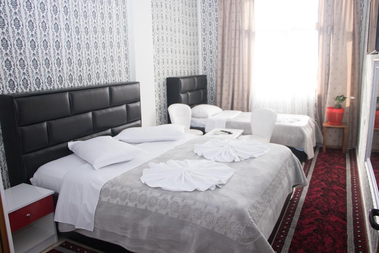 Hotel Arberia Тирана Екстер'єр фото